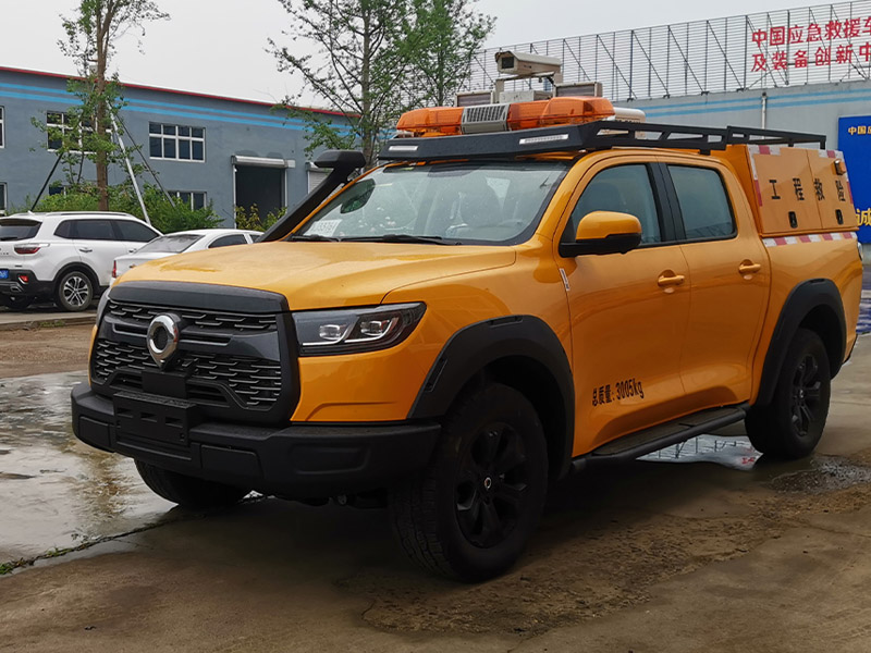 四驱越野高速公路应急抢险车_越野炮抢险车