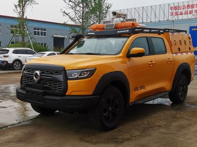 四驱越野高速公路应急抢险车_越野炮抢险车