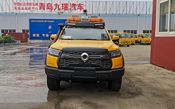 四驱越野高速公路应急抢险车_越野炮抢险车