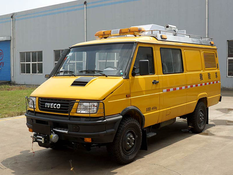 矿山抢险救援运兵车