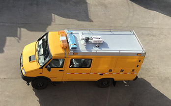 矿山抢险救援运兵车