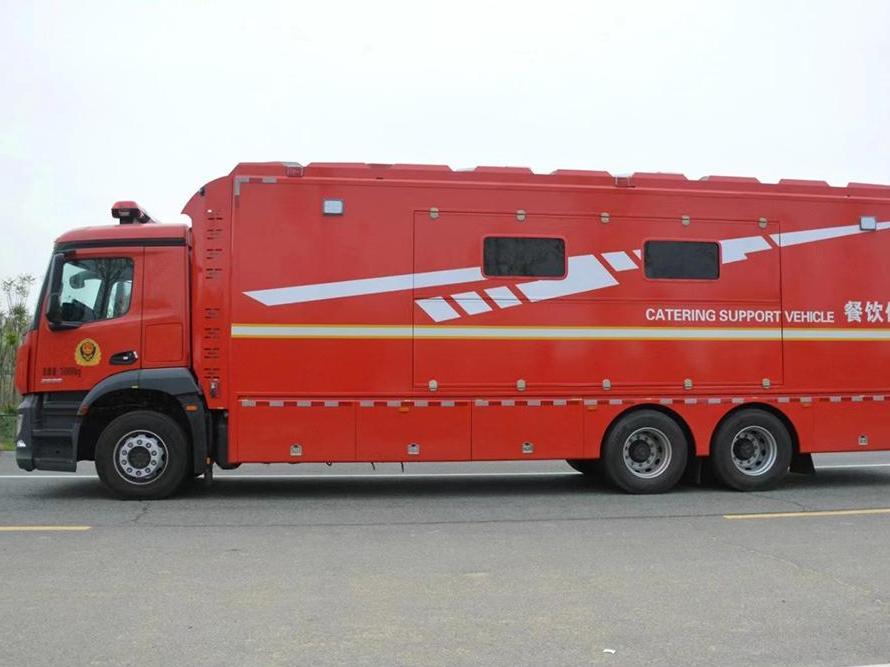 奔驰6X4野外炊事餐车