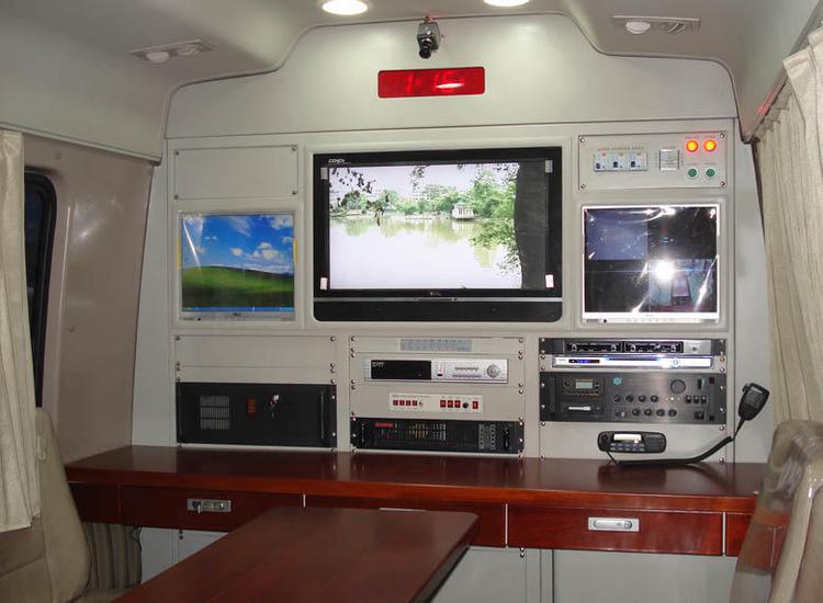 依维柯多功能指挥车