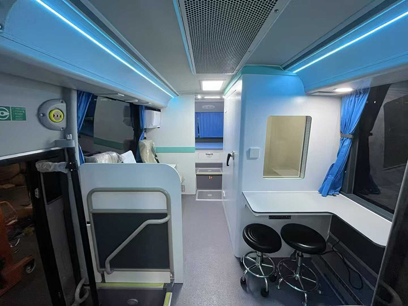 8.2米大巴体检车