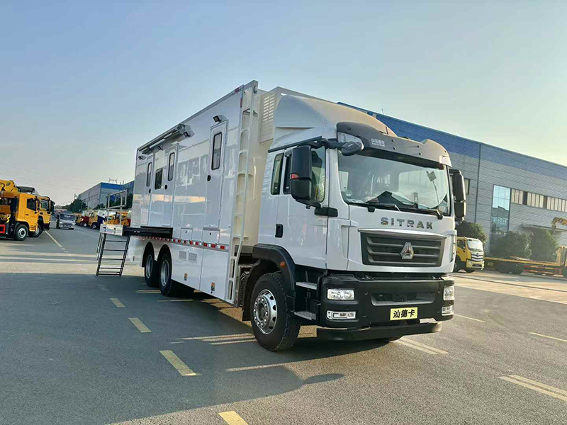 汕德卡大型方舱医疗车