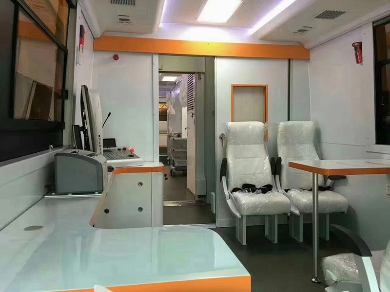 重汽汕德卡移动CT体检车