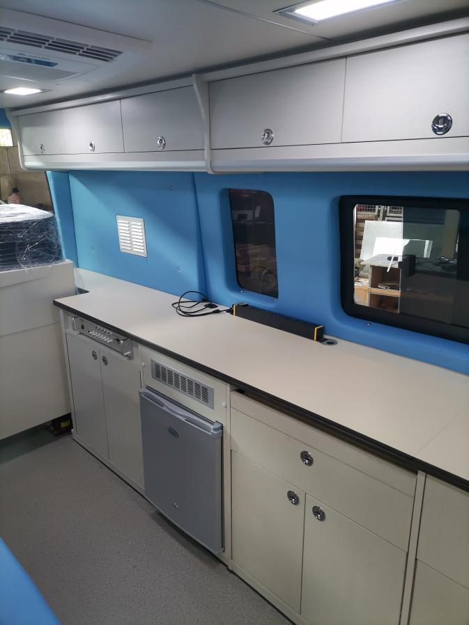 大通V80医疗体检车